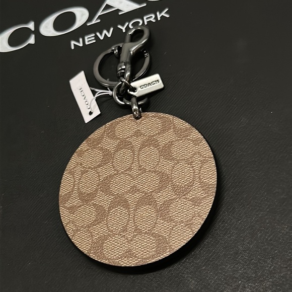 Coach Key Fob In colorblock Signature canvas with coach Stamp ce673 - Picture 7 of 7